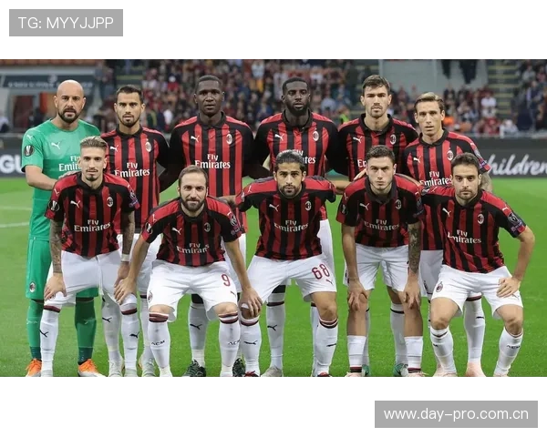 AC米兰危机爆发！教练+高层爆发激烈分歧，球队战术体系或已彻底失衡！